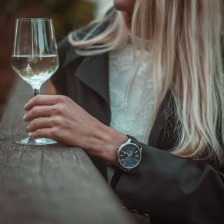 Objev kouzlo kolekce Monprunier – nadčasová elegance a promyšlený detail v každém kousku. Celou kolekci najdeš na...